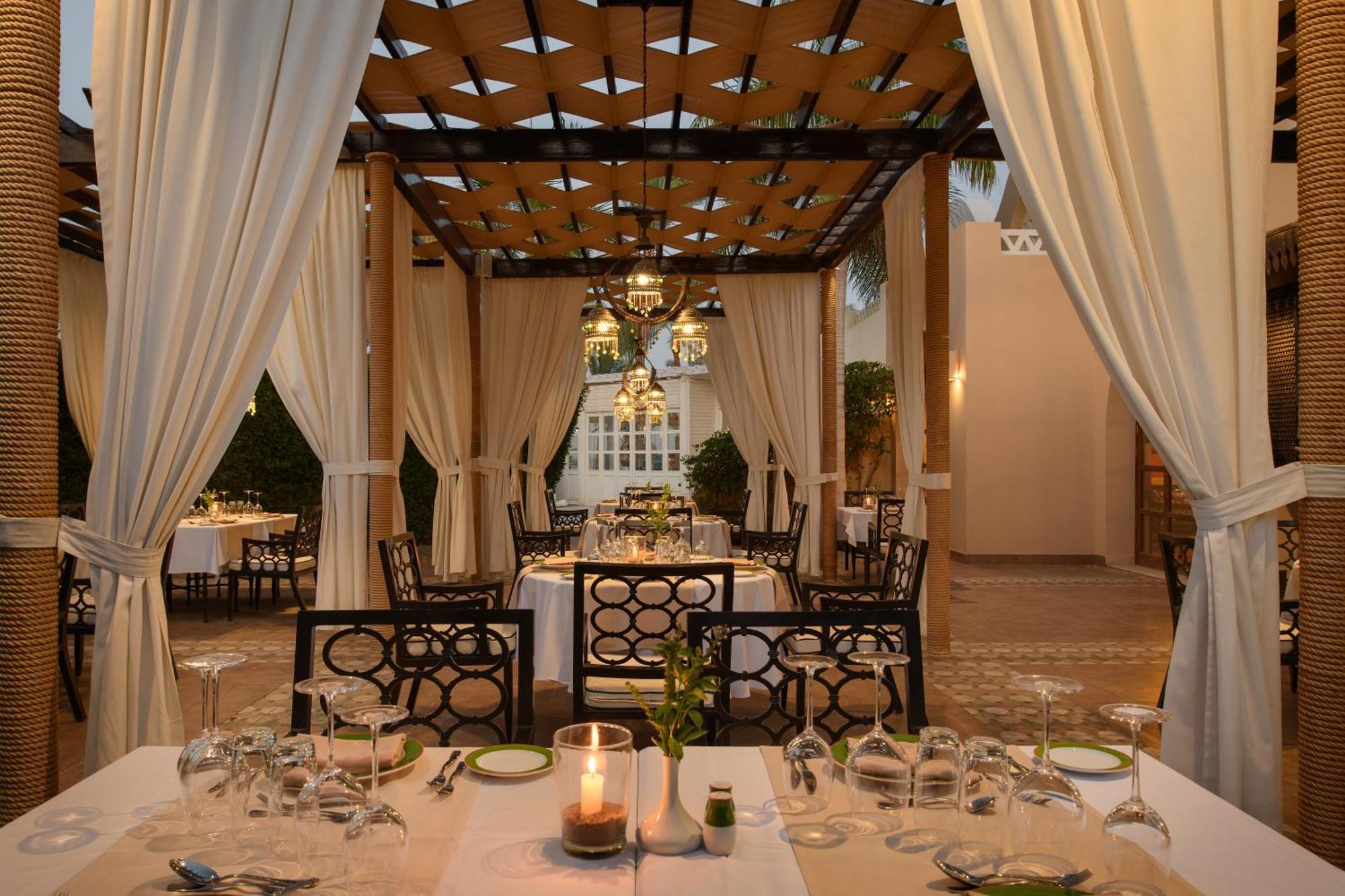 Iberotel Redsina Sharm el-Sheikh Exterior foto The restaurant at the hotel
